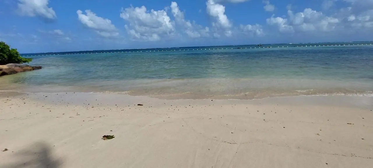 Emeraude Villas - Beach Le François